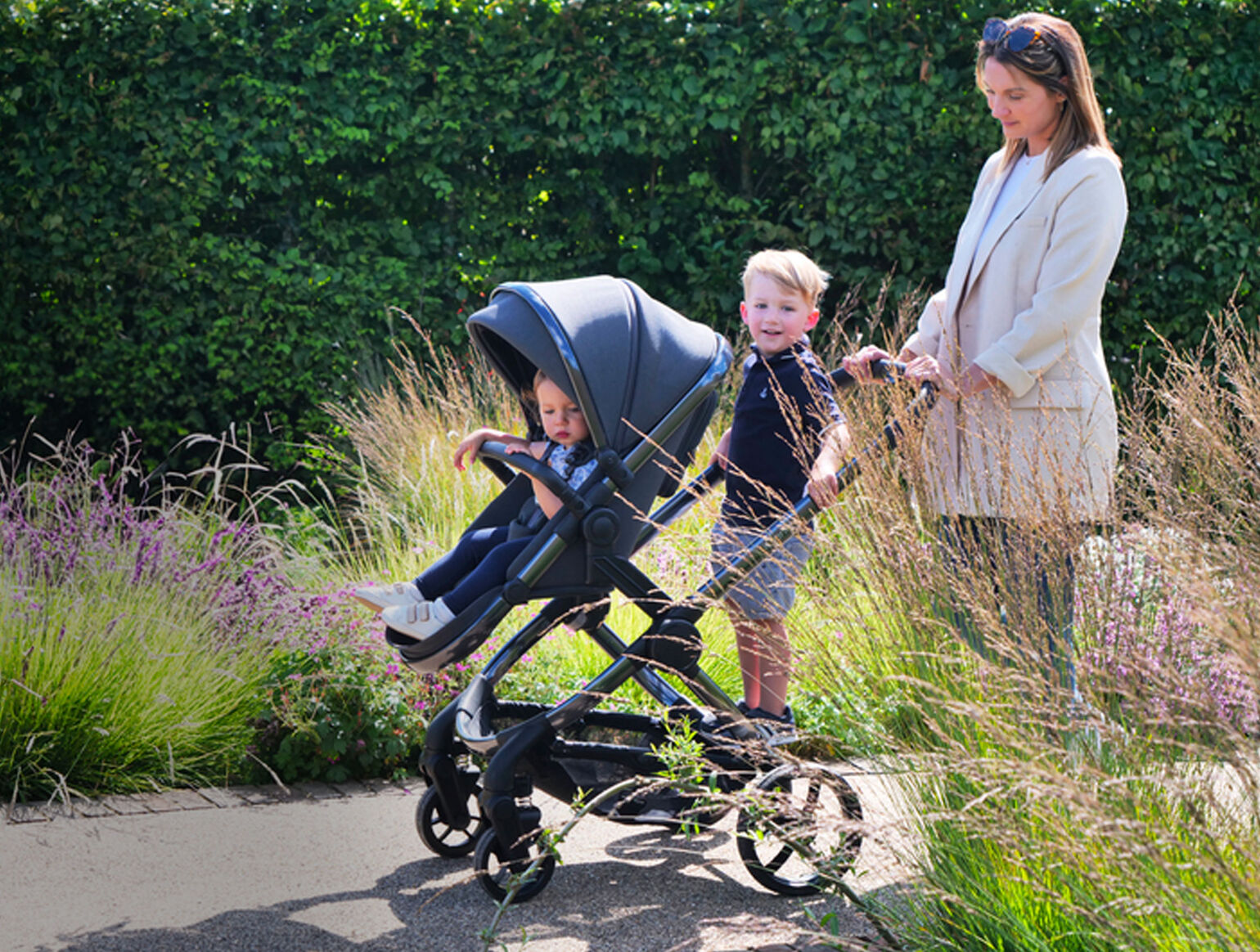 Pushchairs and Travel Systems for Tall Parents: Everything You Need To Know 