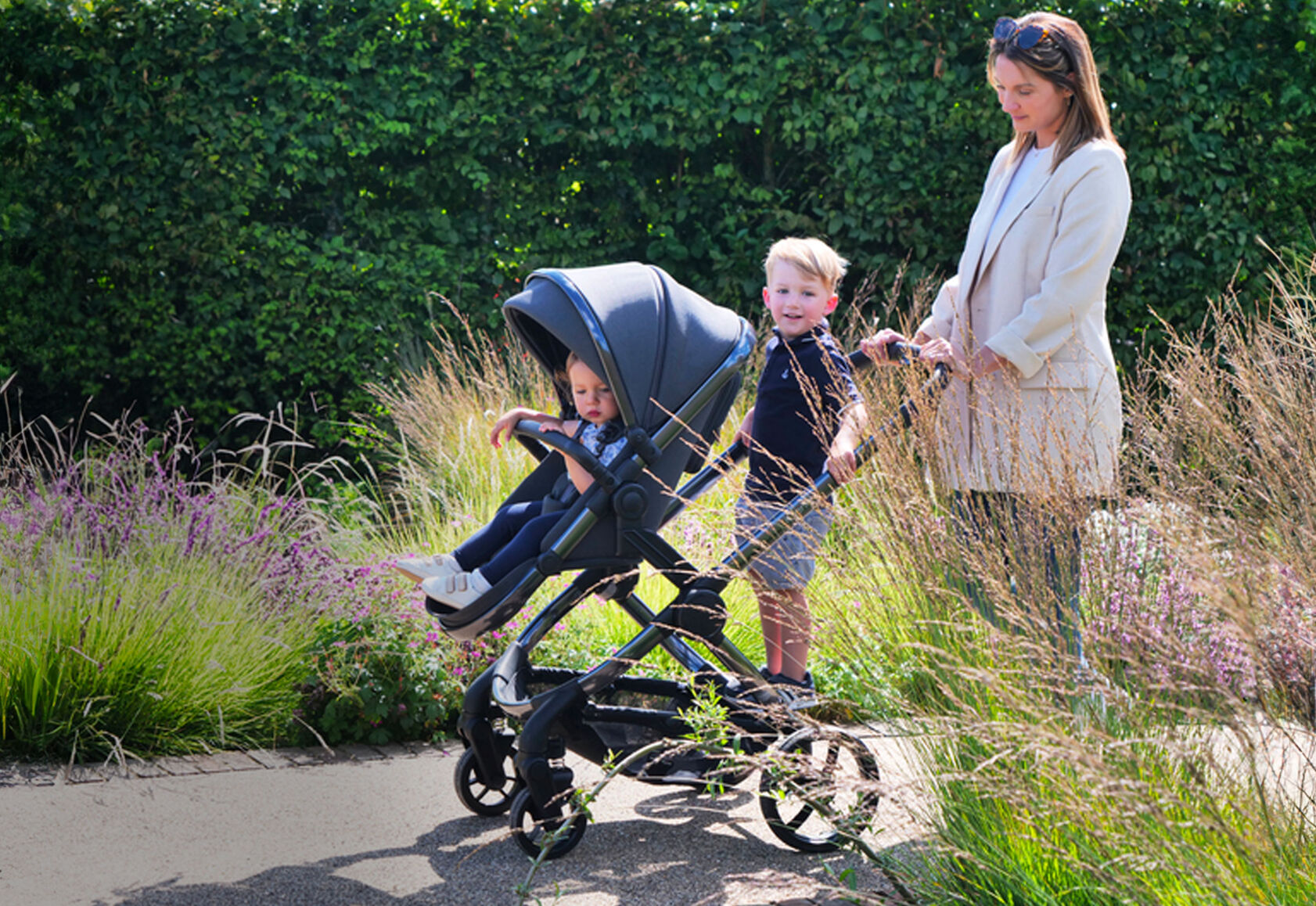 Pushchairs and Travel Systems for Tall Parents: Everything You Need To Know 